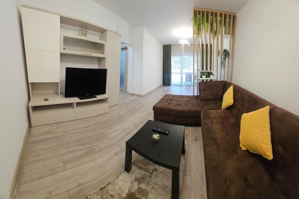 Ewa Green Towers Питещ Екстериор снимка